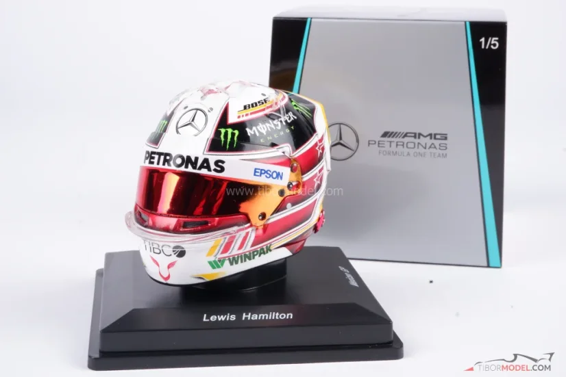 Lewis Hamilton 2018 World Champion, Mercedes helmet, 1:5 Spark