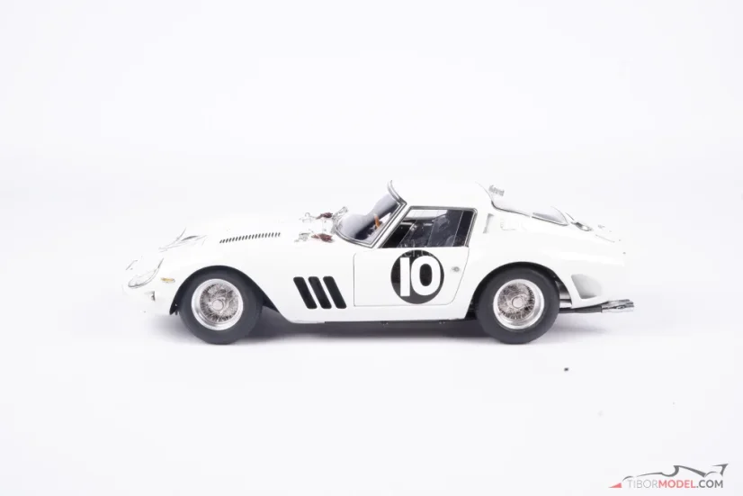 Ferrari 250 GTO - Graham Hill (1962) Tourist Trophy, 1:18 CMC