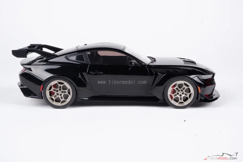 Ford Mustang GTD (2025) čierny, 1:18 Ixo