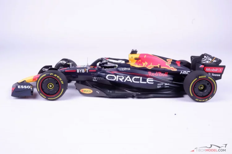 Red Bull RB18 - Max Verstappen (2022), Víťaz Taliansko, 1:18 Minichamps