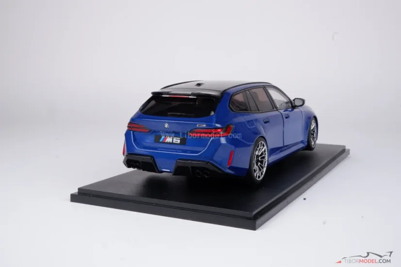 BMW M5 Touring (2024) modré, 1:18 Solido