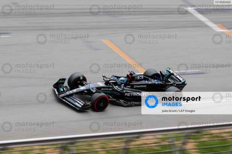 Mercedes W14 - George Russell (2023), 3rd place Spain, 1:18 Minichamps