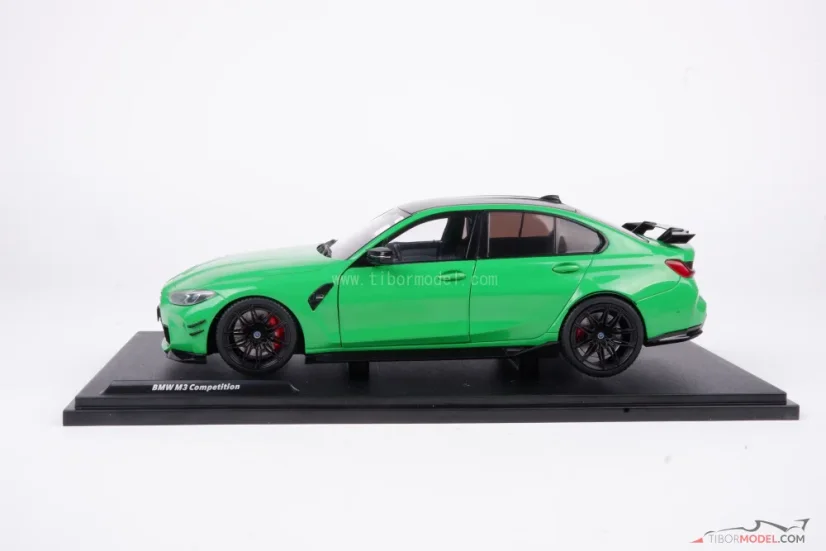 BMW M3 (2024) zöld, 1:18 Solido