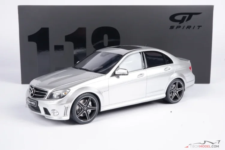 Mercedes-Benz C63 AMG (2008) stříbrný, 1:18 GT Spirit