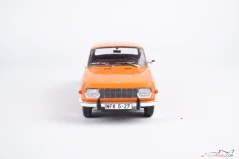 Wartburg 353 (1967) orange, 1:18 MCG