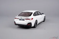 BMW i4 M50 (2021) biele, 1:18 Ottomobile