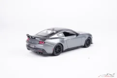 Ford Mustang Dark Horse (2024) šedý, 1:24 Maisto