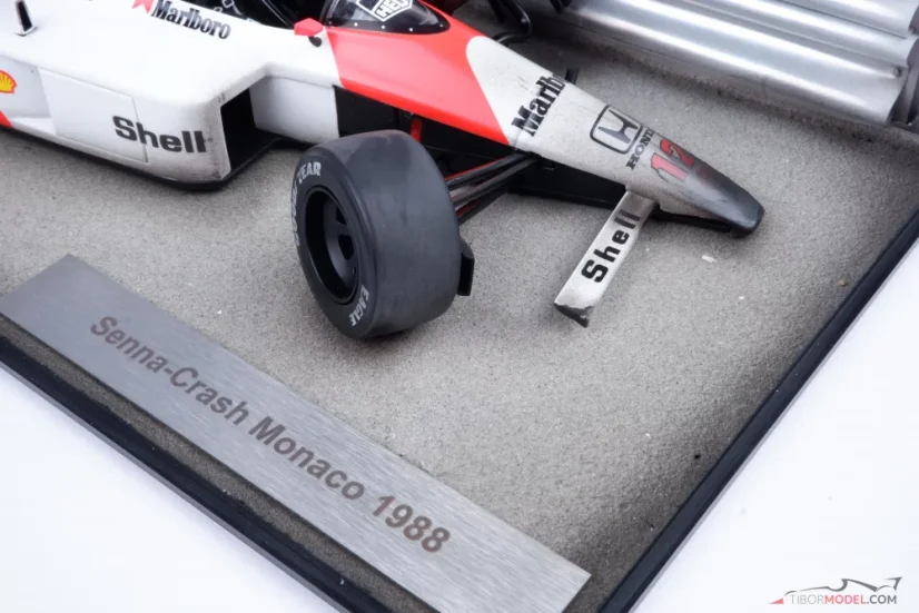 Diorama McLaren MP4/4 - A. Senna nehoda VC Monaka 1988, 1:18