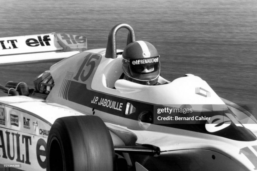 Renault RS10 - Jean-Pierre Jabouille (1979), Winner French GP, with driver figure 1:18 GP Replicas