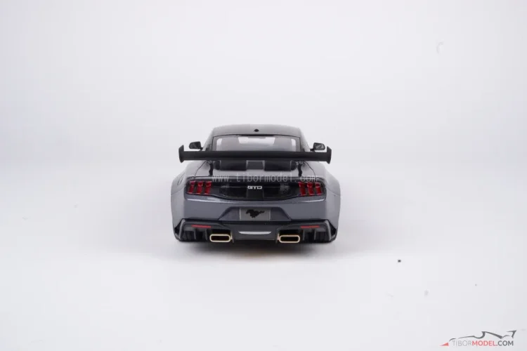 Ford Mustang GTD (2025) šedý, 1:18 Maisto