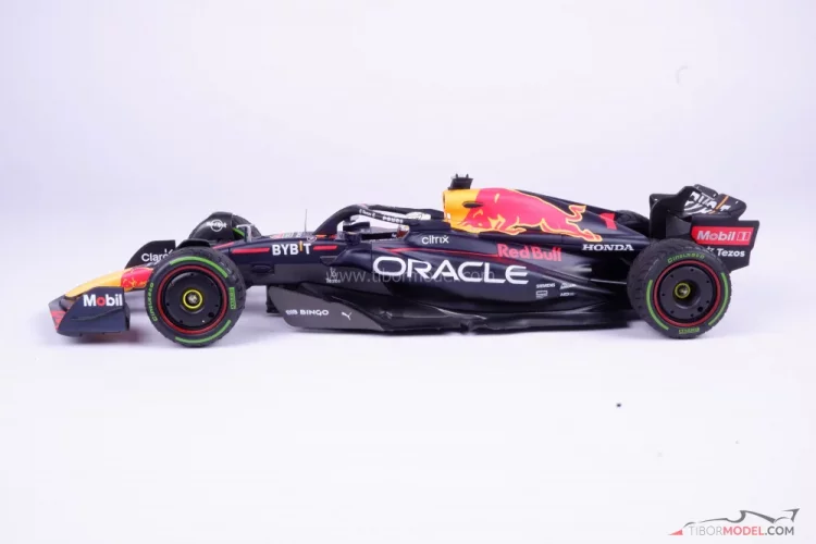 Red Bull RB18 - Max Verstappen (2022), Víťaz VC Japonska, 1:18 Minichamps