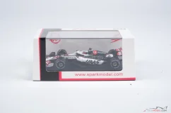 Haas VF-25 - Esteban Ocon (2025) VC Číny, 1:64 Spark