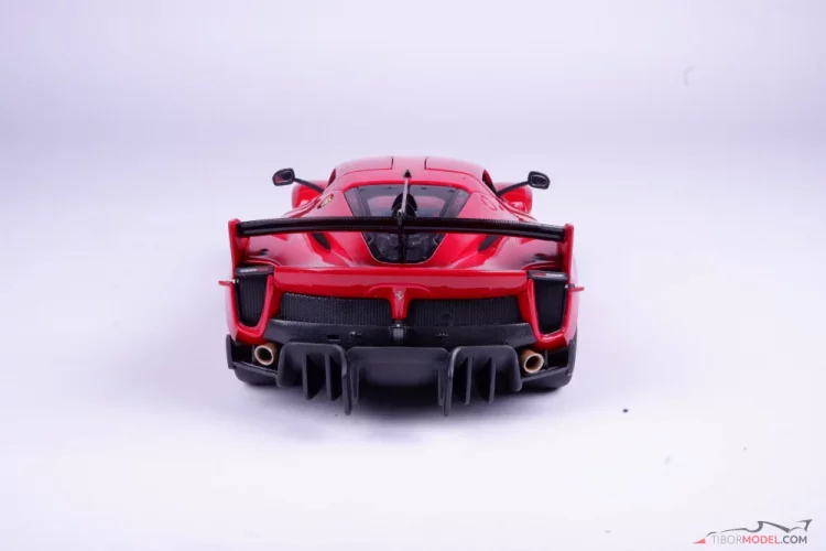 Ferrari FXX-K Evo Hybrid (2018) piros, 1:18 Bburago