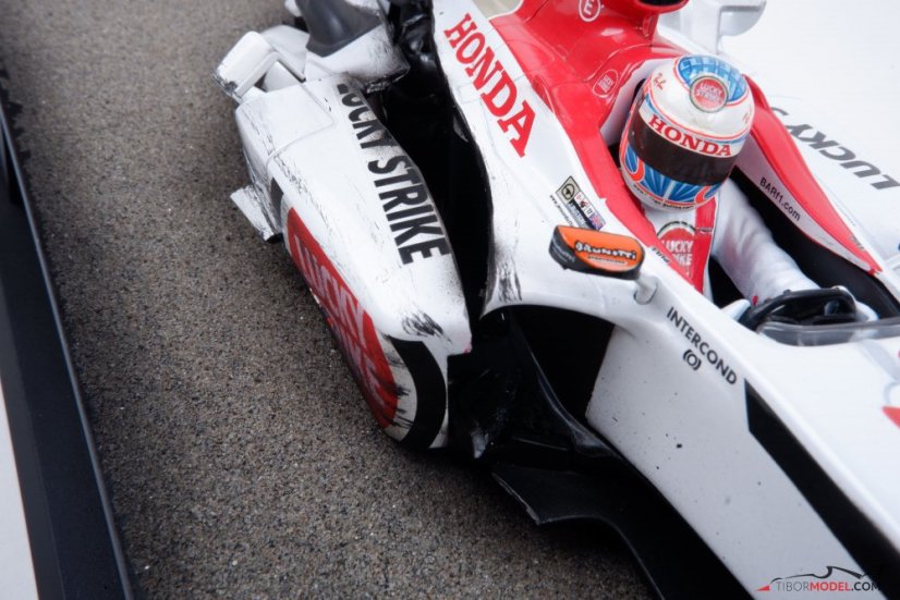 Diorama BAR Honda 005 - J. Button crash 2003, 1:18